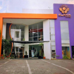  Hotel Surya Semarang  Семаранг